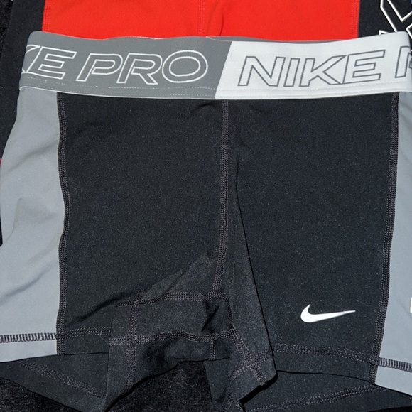 Nike shorts - Picture 2 of 4